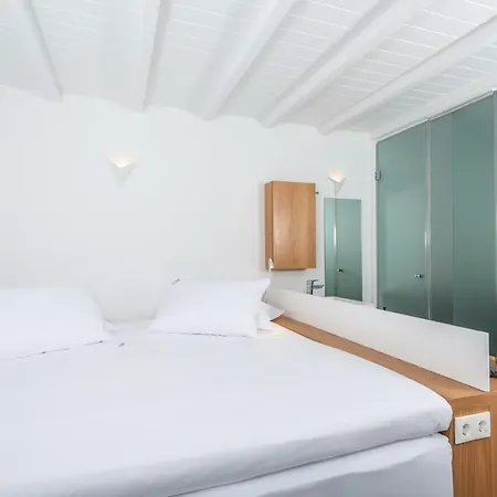 Dreambox Mykonos 3*