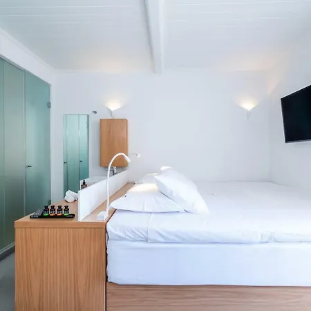 Dreambox Mykonos Hotel 3*